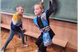 Powiększ obraz: RÓŻNE AKTYWNOŚCI REALIZOWANE NA ZAJĘCIACH PROJEKTOWYCH (11)